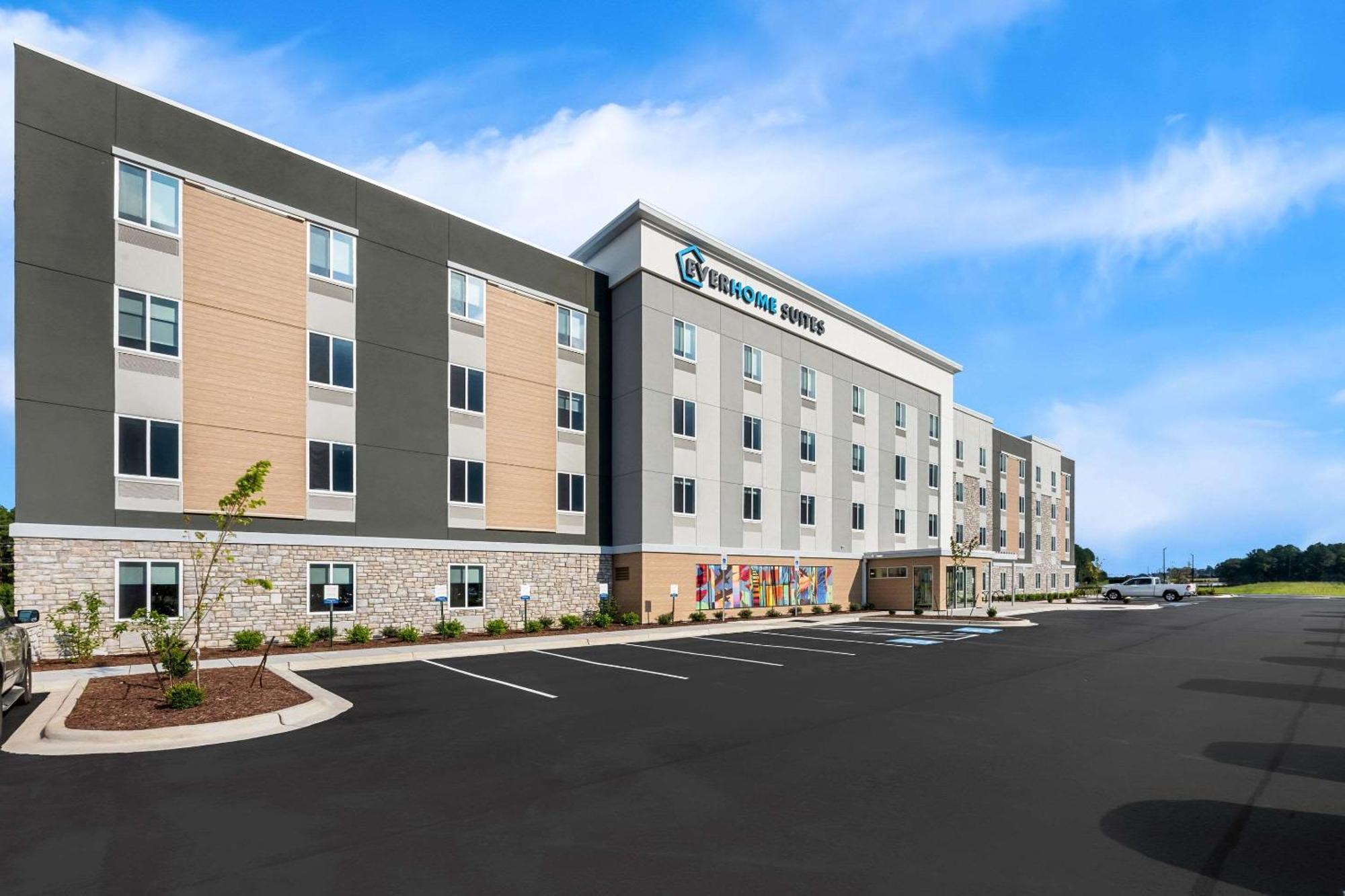 Everhome Suites Fayetteville Near Fort Bragg מראה חיצוני תמונה