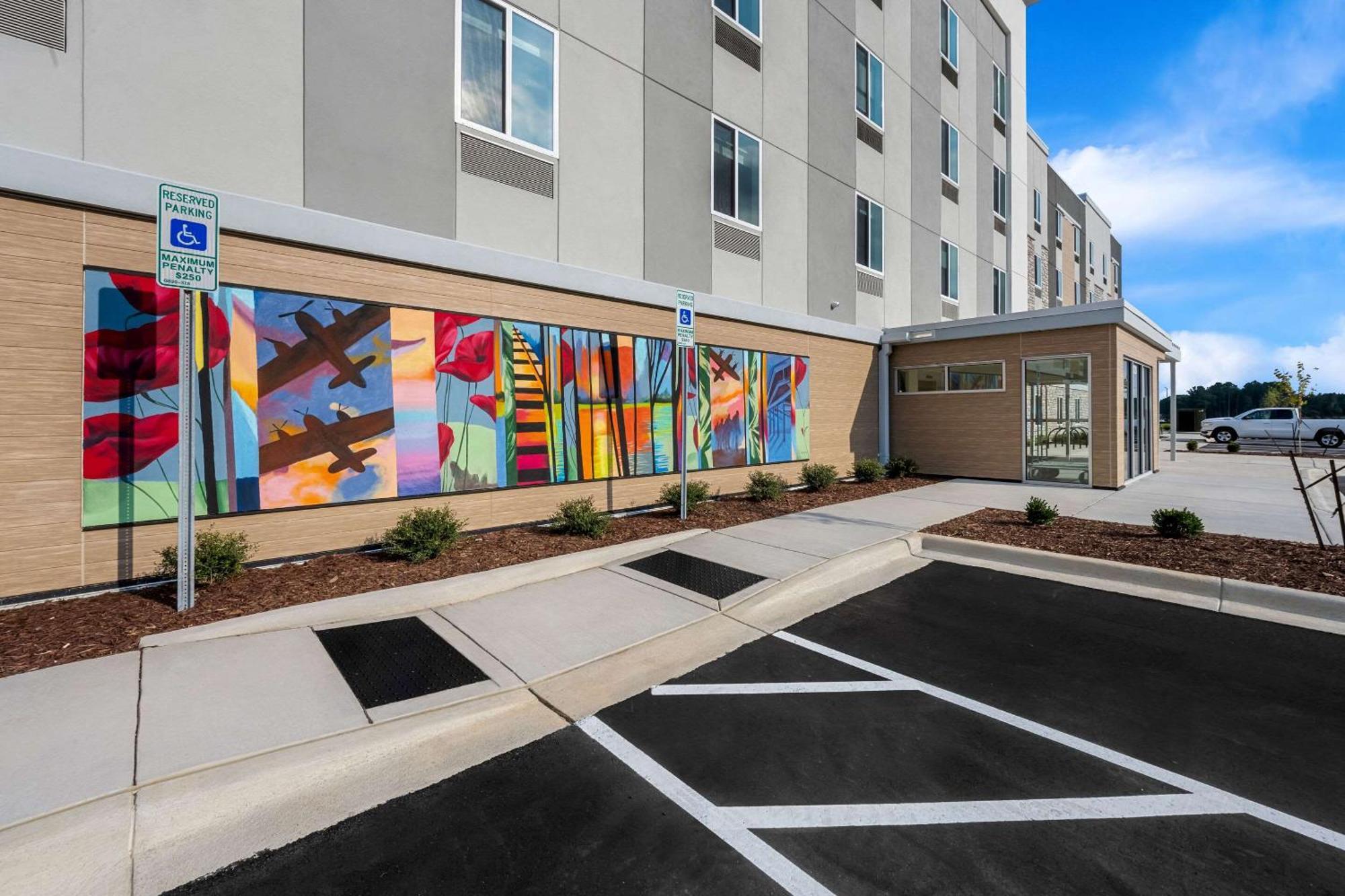 Everhome Suites Fayetteville Near Fort Bragg מראה חיצוני תמונה