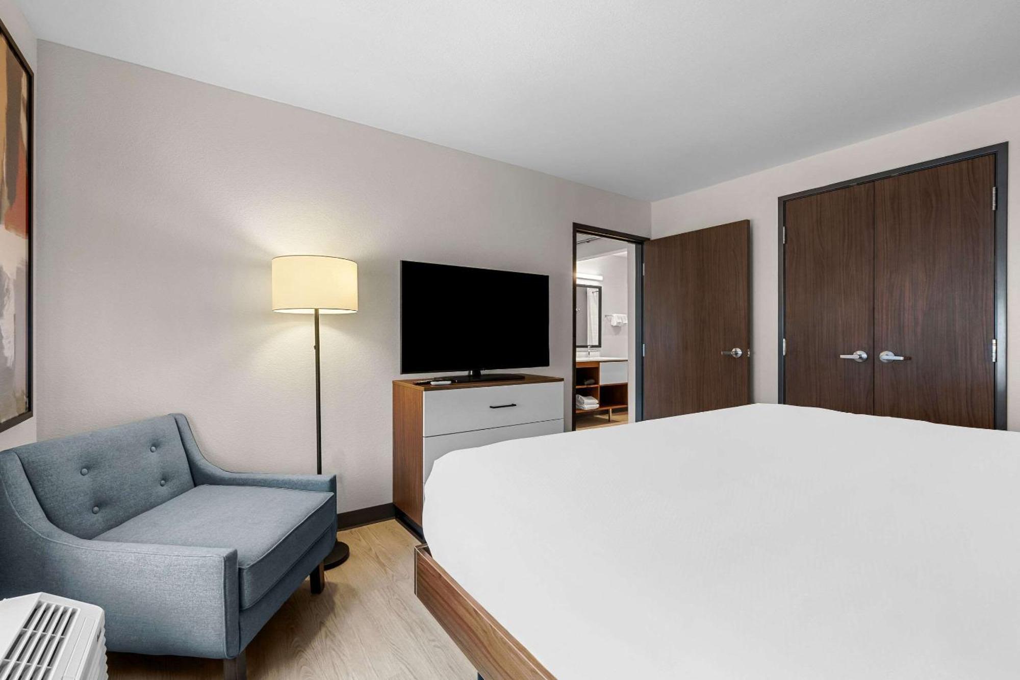 Everhome Suites Fayetteville Near Fort Bragg מראה חיצוני תמונה