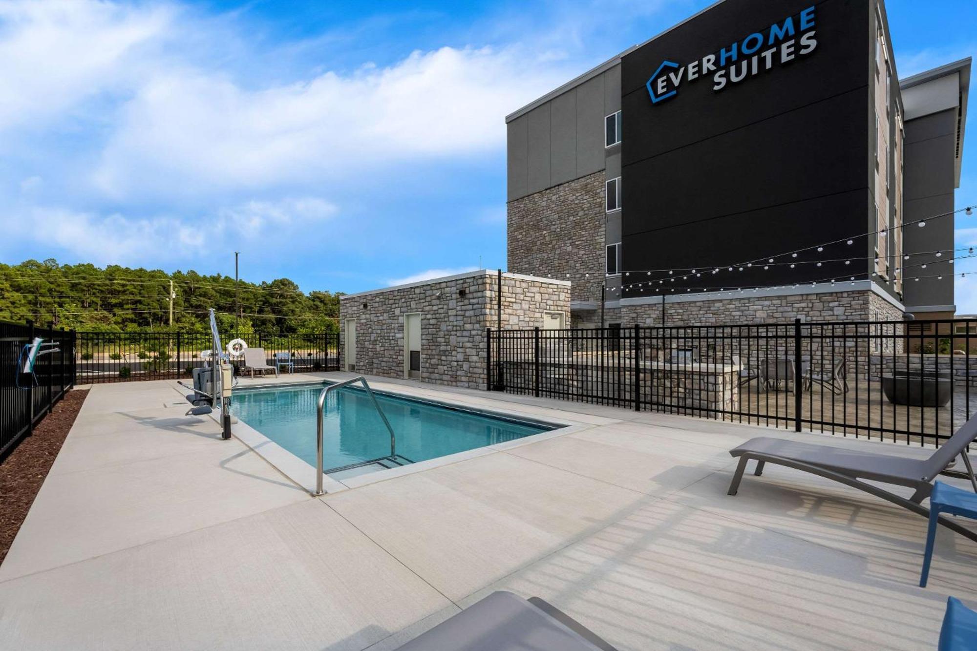Everhome Suites Fayetteville Near Fort Bragg מראה חיצוני תמונה